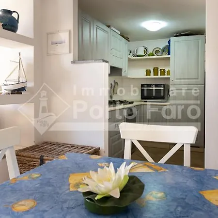 Villa 17 Centro - Splendido Trilocale Sulla Piazzetta Di Porto Faro Palau