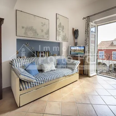 Villa 17 Centro - Splendido Trilocale Sulla Piazzetta Di Porto Faro Palau